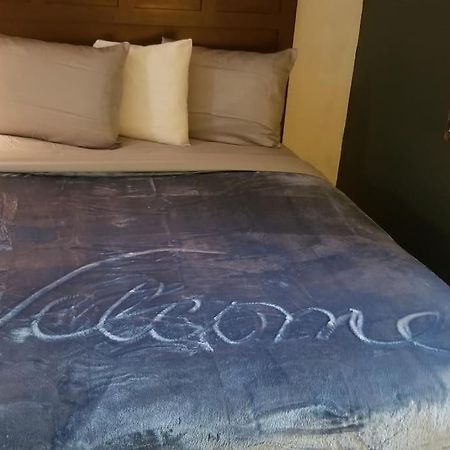 Osu King Bed Hotel Room 109 Wi-Fi Booking 스틸워트 외부 사진
